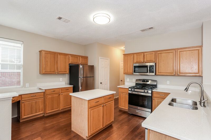 2,705/Mo, 6733 Day Dr Fort Worth, TX 76132 Kitchen View