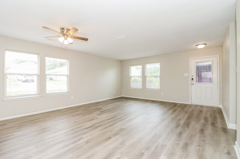 2,655/Mo, 8000 Sartain Dr Fort Worth, TX 76120 Living Room View