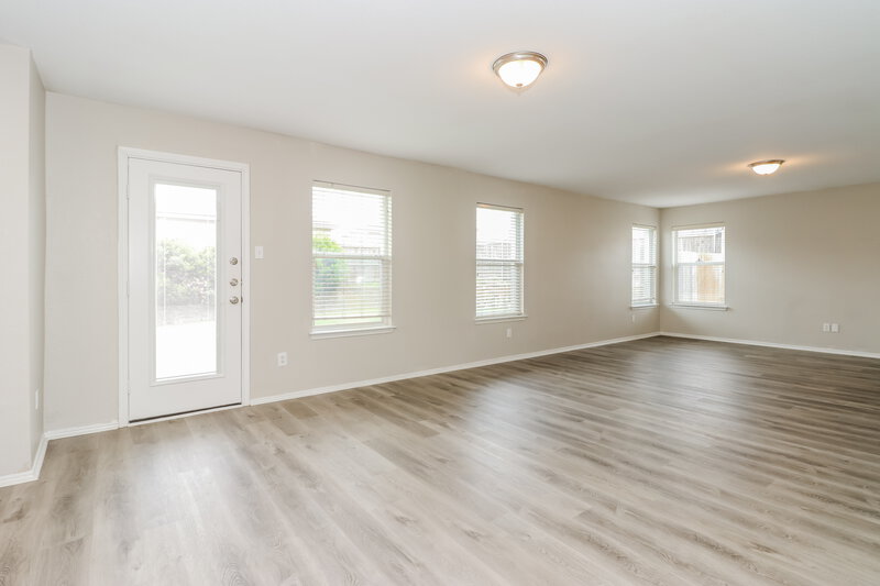 2,655/Mo, 8000 Sartain Dr Fort Worth, TX 76120 Living Room View 2