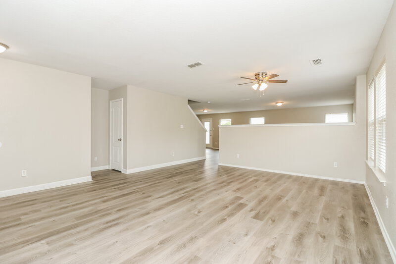 2,655/Mo, 8000 Sartain Dr Fort Worth, TX 76120 Living Room View 3