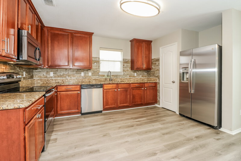 2,655/Mo, 8000 Sartain Dr Fort Worth, TX 76120 Kitchen View 2