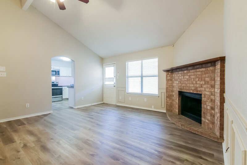 2,505/Mo, 402 Hollyberry Dr Mansfield, TX 76063 Living Room View