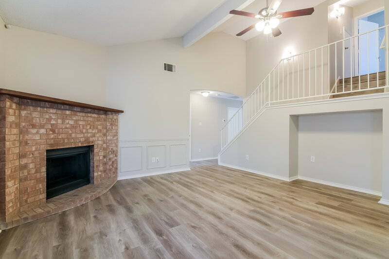 2,505/Mo, 402 Hollyberry Dr Mansfield, TX 76063 Living Room View 2