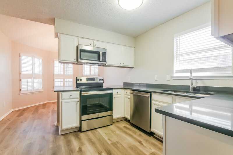 2,505/Mo, 402 Hollyberry Dr Mansfield, TX 76063 Kitchen View
