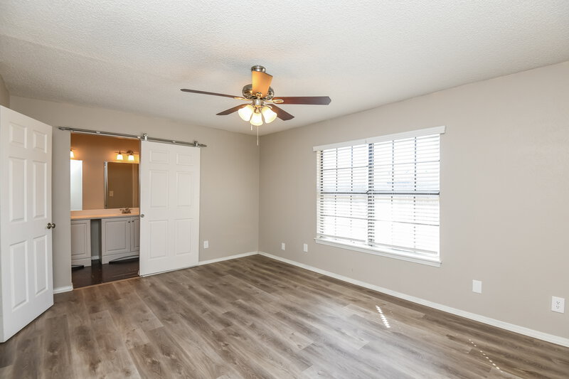 2,175/Mo, 1709 Lewis Trl Grand Prairie, TX 75052 Main Bedroom View