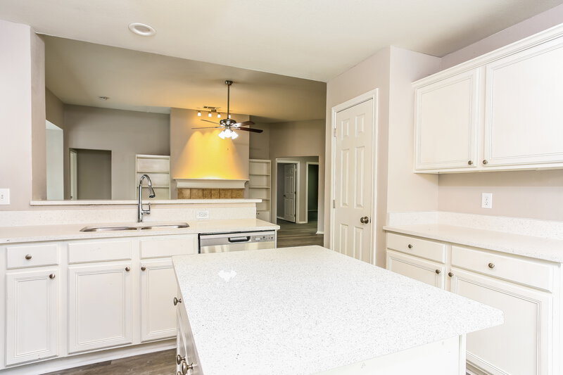 2,915/Mo, 2716 Wild Grove Ln Lancaster, TX 75146 Kitchen View 2