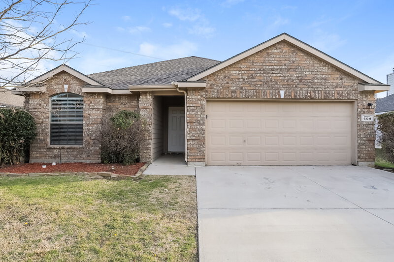 2,450/Mo, 609 Destin Dr Fort Worth, TX 76131 External View
