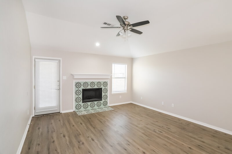 2,450/Mo, 609 Destin Dr Fort Worth, TX 76131 Living Room View