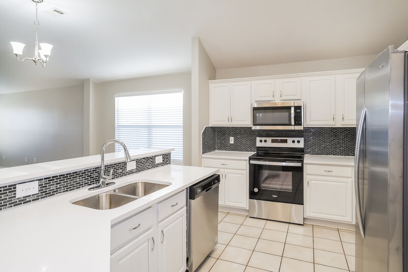 2,450/Mo, 609 Destin Dr Fort Worth, TX 76131 Kitchen View