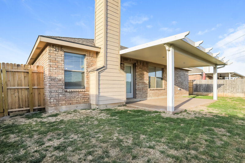 2,450/Mo, 609 Destin Dr Fort Worth, TX 76131 Rear View