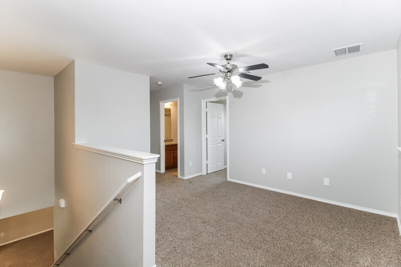 1,950/Mo, 1623 Kawati Way Krum, TX 76249 Loft View