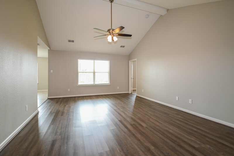 2,610/Mo, 9405 Plum Ct Forney, TX 75126 Living Room View 2