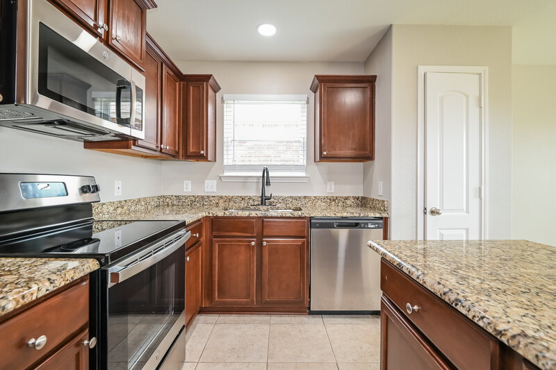 2,610/Mo, 9405 Plum Ct Forney, TX 75126 Kitchen View 2