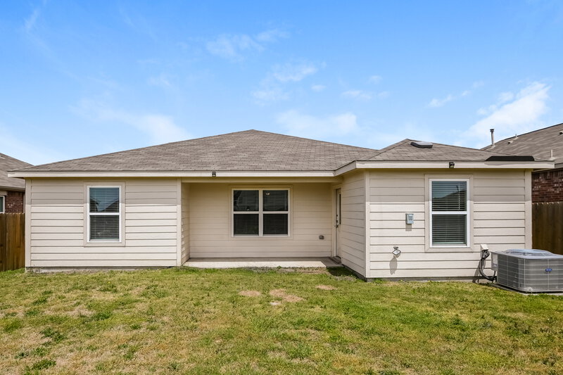 2,610/Mo, 9405 Plum Ct Forney, TX 75126 Rear View