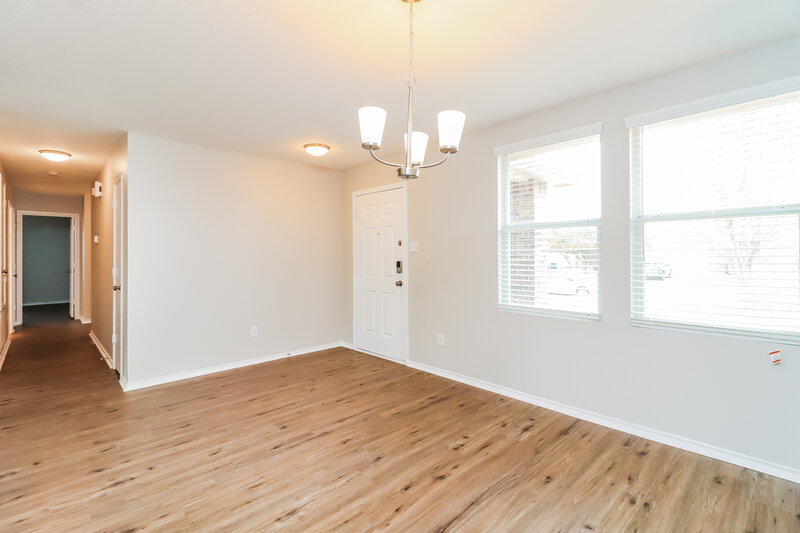 2,180/Mo, 332 Indian Blanket Dr Burleson, TX 76028 Dining Room View 3