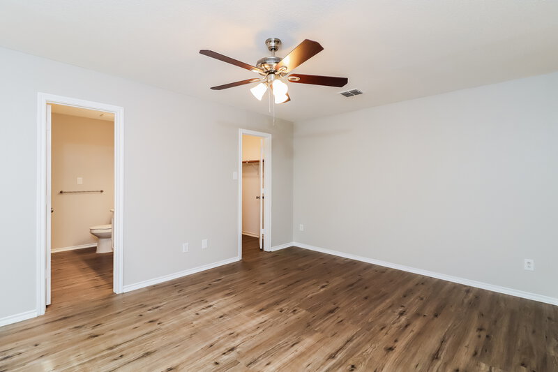 2,180/Mo, 332 Indian Blanket Dr Burleson, TX 76028 Main Bedroom View