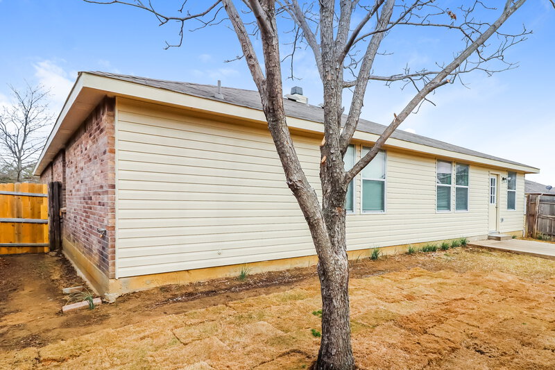2,180/Mo, 332 Indian Blanket Dr Burleson, TX 76028 Rear View