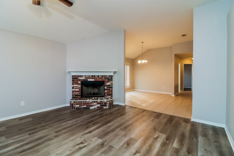 2,125/Mo, 1201 Gray Dawn Dr Midlothian, TX 76065 Living Room View