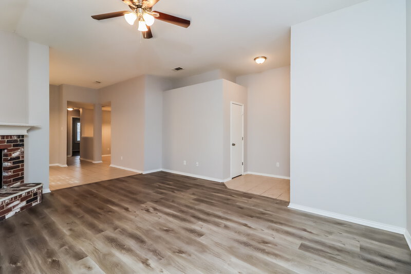 2,125/Mo, 1201 Gray Dawn Dr Midlothian, TX 76065 Living Room View 2