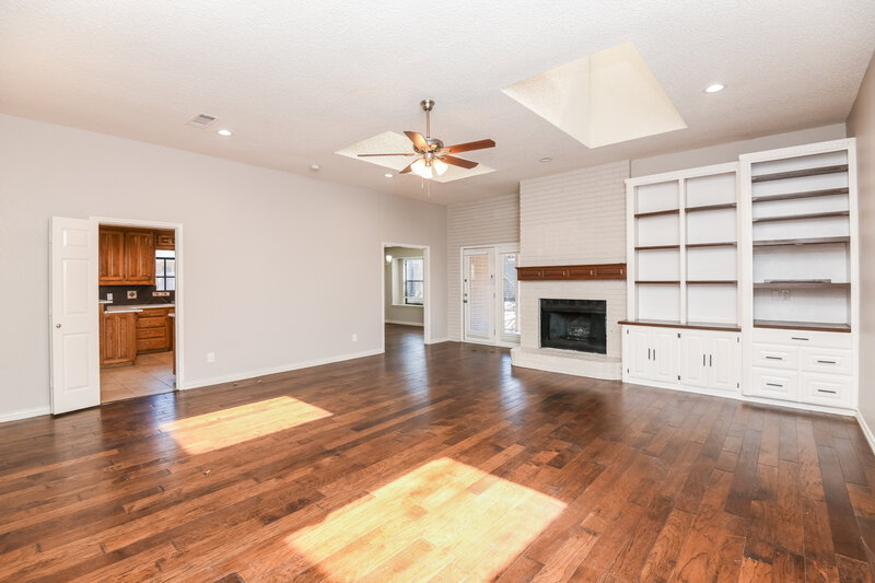 2,555/Mo, 2008 Hunter Glade Ln Arlington, TX 76012 Misc View