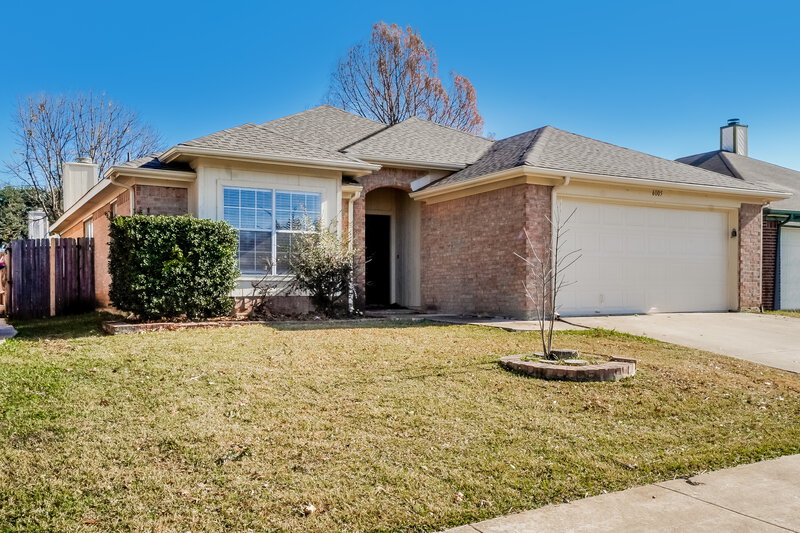 2,115/Mo, 6005 Castanada Dr Arlington, TX 76018 Front View