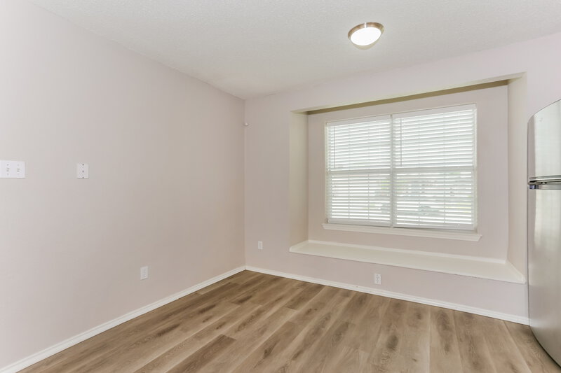 2,105/Mo, 6005 Castanada Dr Arlington, TX 76018 Breakfast Nook View