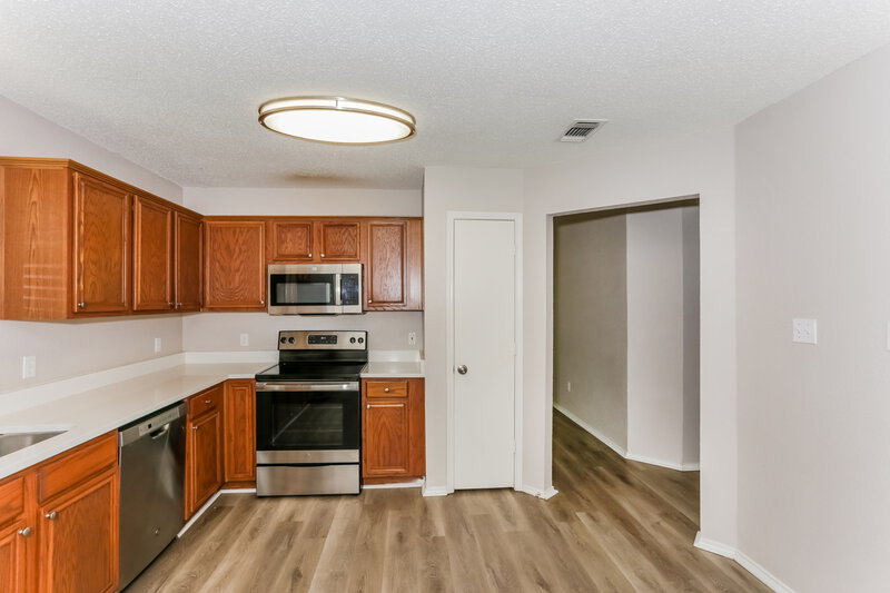 2,105/Mo, 6005 Castanada Dr Arlington, TX 76018 Kitchen View