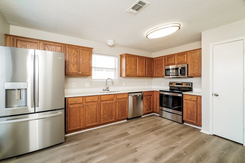 2,115/Mo, 6005 Castanada Dr Arlington, TX 76018 Kitchen View