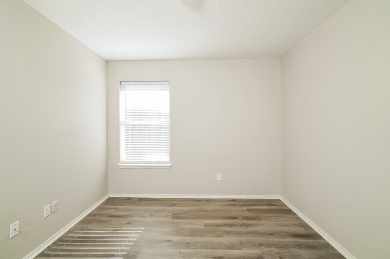 2,115/Mo, 6005 Castanada Dr Arlington, TX 76018 Bedroom View 2