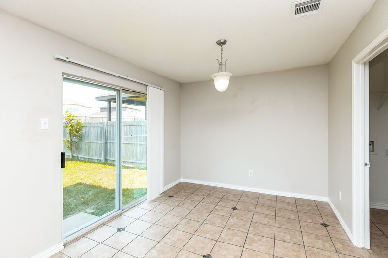 2,120/Mo, 320 Cameron Hill Pt Fort Worth, TX 76134 Dining Room View