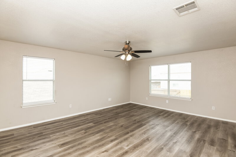 2,120/Mo, 320 Cameron Hill Pt Fort Worth, TX 76134 Main Bedroom View