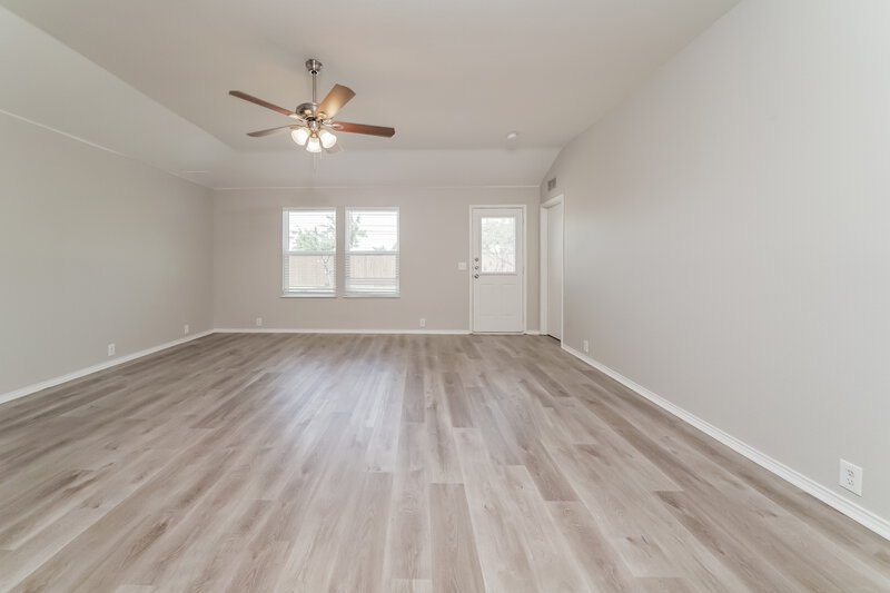 2,030/Mo, 4513 Napa Valley Dr Argyle, TX 76226 Living Room View 2