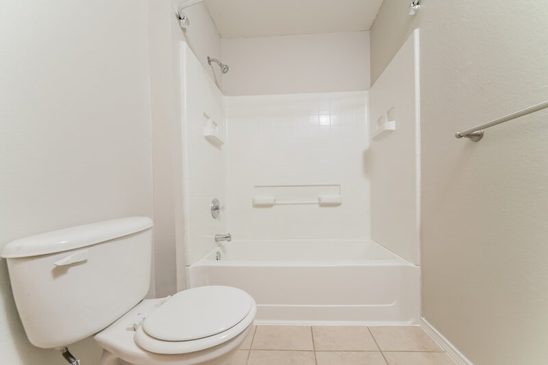 2,030/Mo, 4513 Napa Valley Dr Argyle, TX 76226 Bathroom View