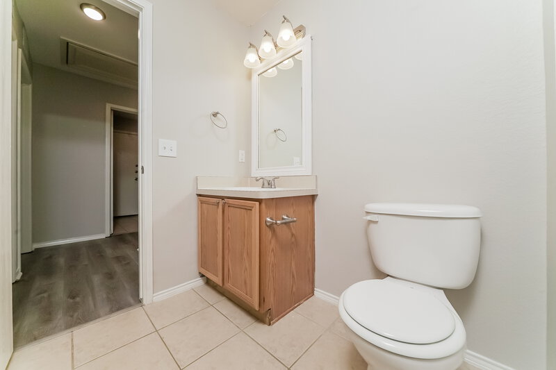 2,030/Mo, 4513 Napa Valley Dr Argyle, TX 76226 Bathroom View 2