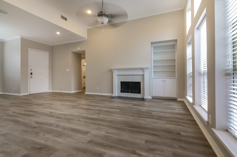 2,590/Mo, 4801 Ashworth Ct Arlington, TX 76017 Living Room View 3