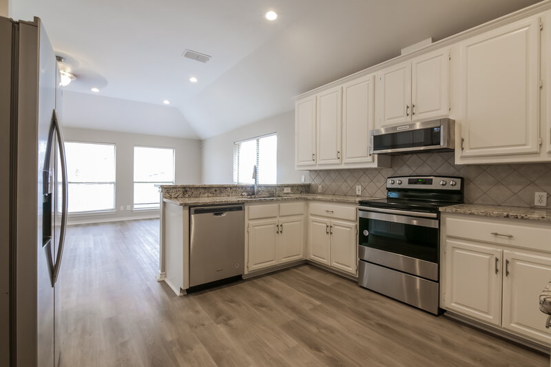 2,590/Mo, 4801 Ashworth Ct Arlington, TX 76017 Kitchen View 2