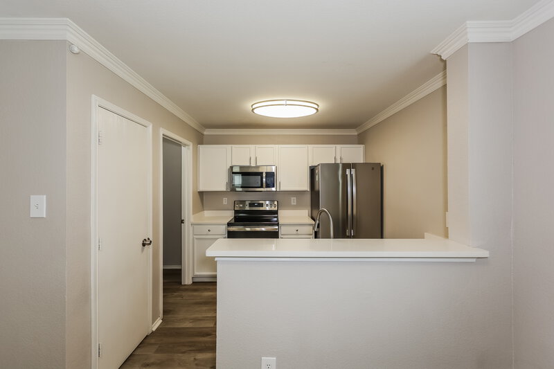 1,965/Mo, 1016 Matamoros Plz Dallas, TX 75211 Kitchen View 3