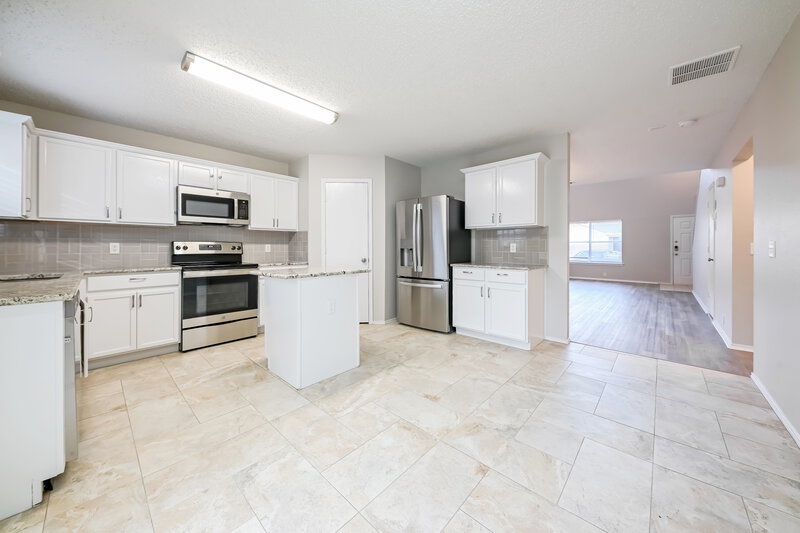 2,405/Mo, 1961 Earnhardt Way Dallas, TX 75217 Dining Room View 2