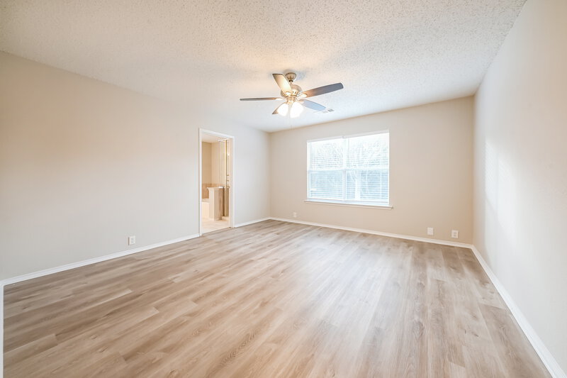 2,405/Mo, 1961 Earnhardt Way Dallas, TX 75217 Main Bedroom View