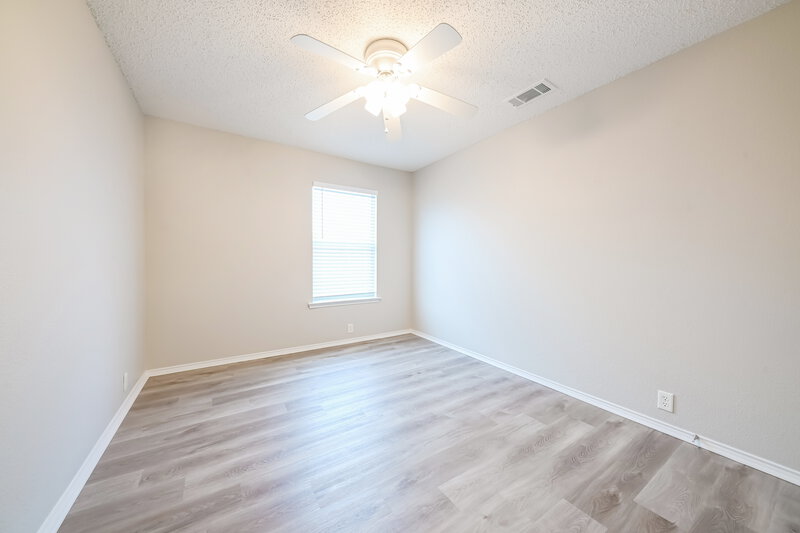 2,405/Mo, 1961 Earnhardt Way Dallas, TX 75217 Bedroom View