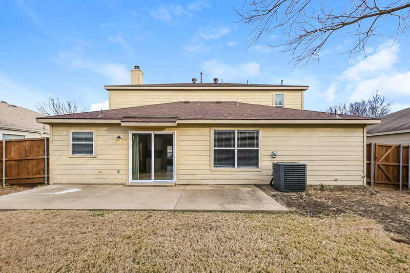 2,405/Mo, 1961 Earnhardt Way Dallas, TX 75217 Rear View