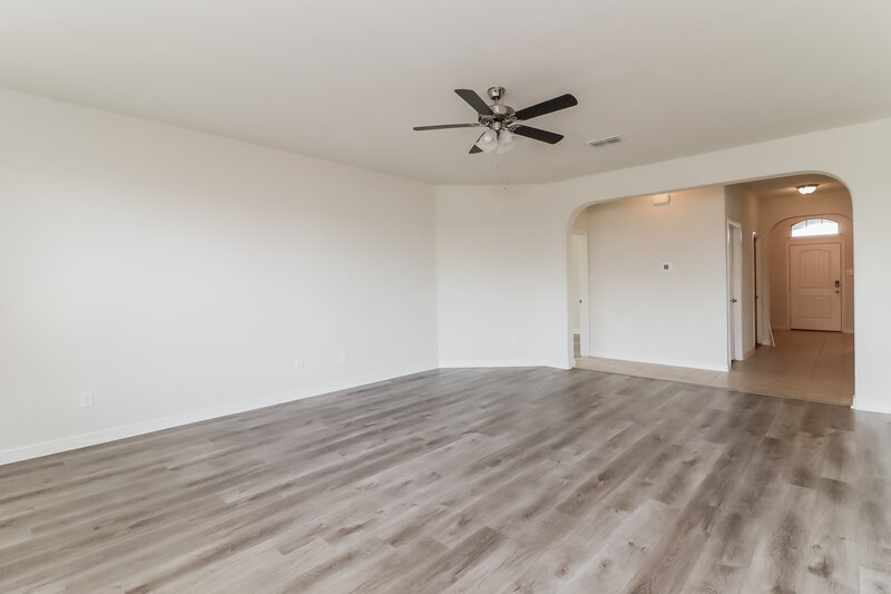 2,040/Mo, 1001 Doe Meadow Dr Burleson, TX 76028 Living Room View 2