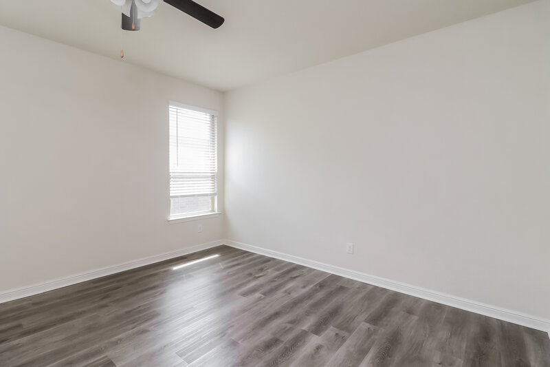 2,040/Mo, 1001 Doe Meadow Dr Burleson, TX 76028 Bedroom View 2