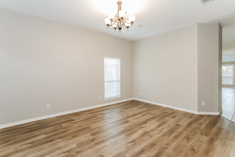 2,250/Mo, 1228 Lake Haven Dr Little Elm, TX 75068 Dining Room View 2