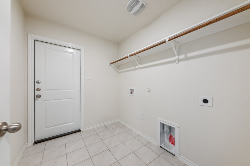2,340/Mo, 2815 Marotto Way Seagoville, TX 75159 Bonus Room View