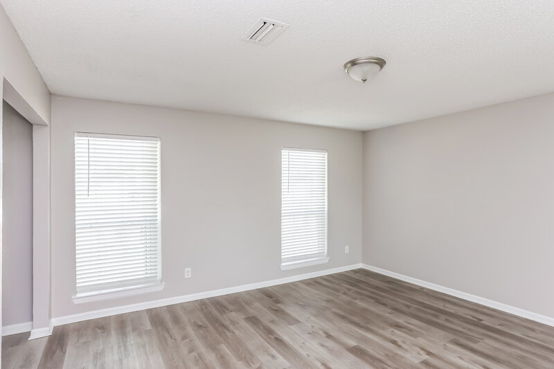 2,420/Mo, 620 Mission Hills Dr Arlington, TX 76018 Living Room View 2