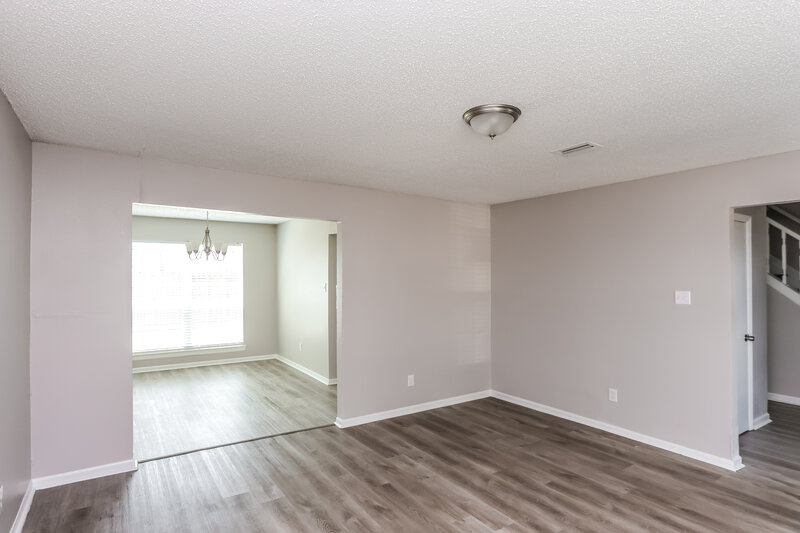 2,420/Mo, 620 Mission Hills Dr Arlington, TX 76018 Living Room View 3