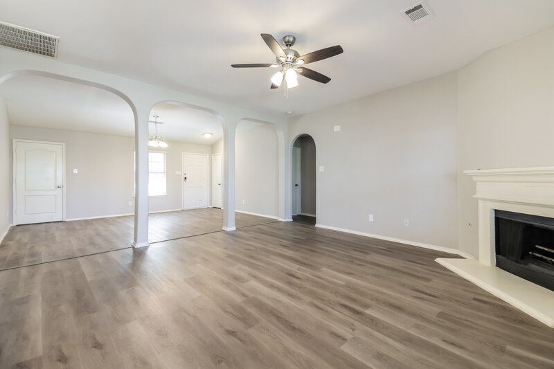 1,960/Mo, 3113 Lighthouse Dr Denton, TX 76210 Living Room View 3