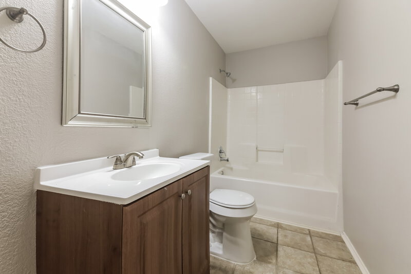 1,960/Mo, 3113 Lighthouse Dr Denton, TX 76210 Bathroom View