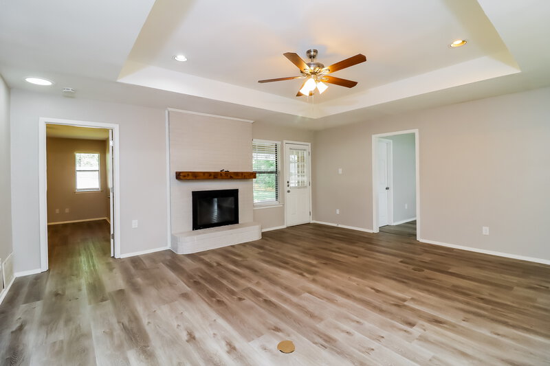 2,435/Mo, 4210 Pleasant Oaks Ct Arlington, TX 76016 Living Room View 4